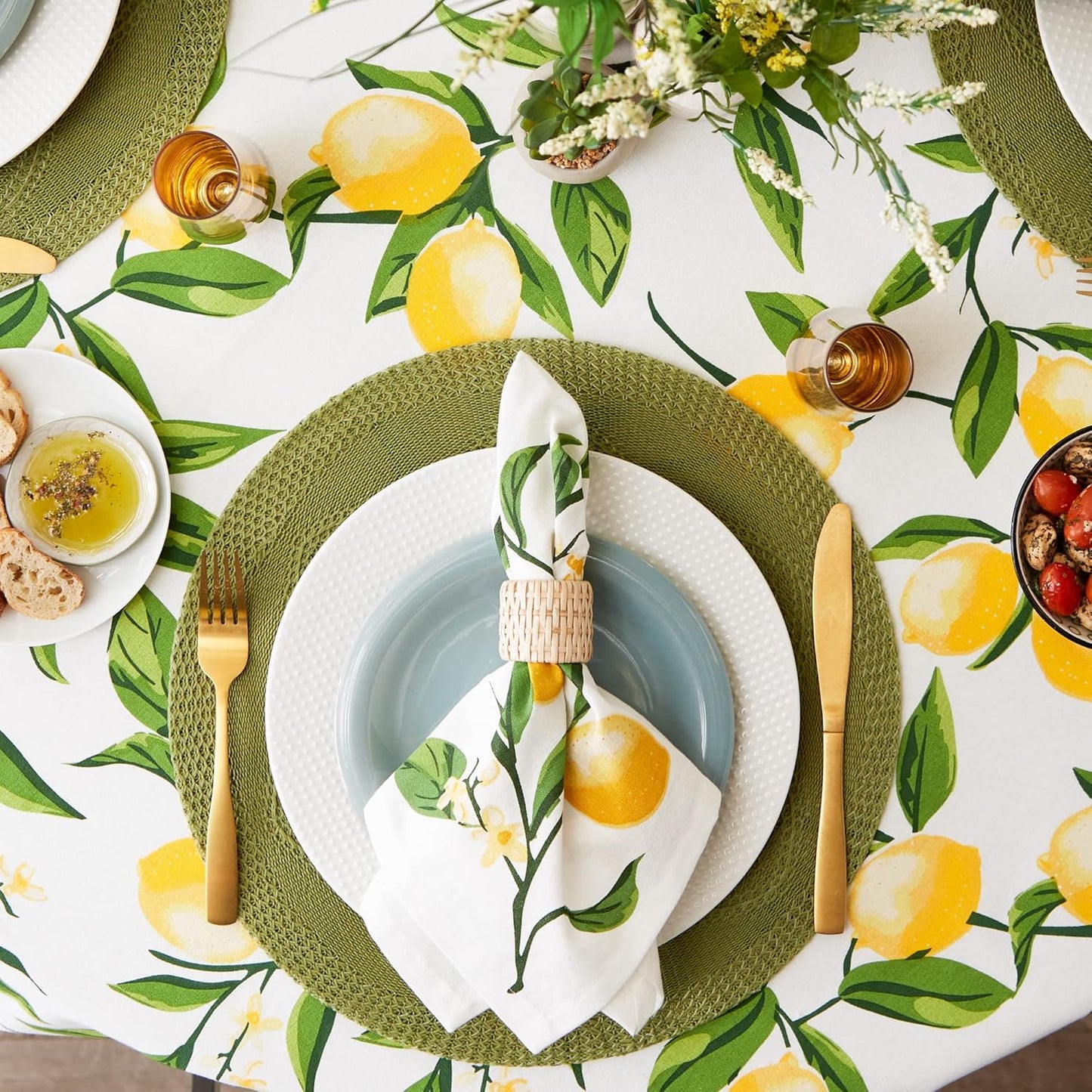 Lemon Bliss Tabletop Collection, Tablecloth, 70" Round