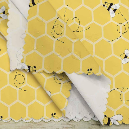 Cute Bees Cloth Table Napkins Set of 4 On The Honey Honeycombs Yellow Background Table Decoration Dinner Napkins for Kitchen 18 x 18 inch