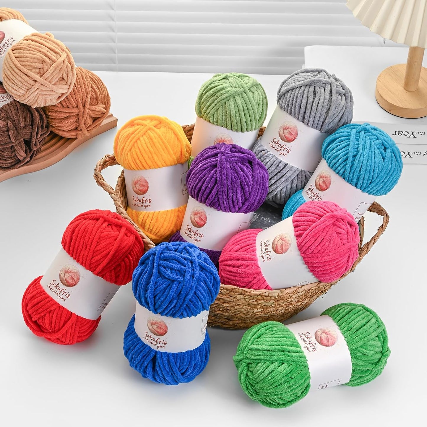 Chunky Chenille Yarn for Crocheting, Baby Yarn for Crocheting Soft Blanket, 87.4 yds /3.5 oz Crochet Yarn, Bulky 5 Amigurumi Yarns, Fluffy Velvet Yarns for Knitting Crafts (Light Yellow)