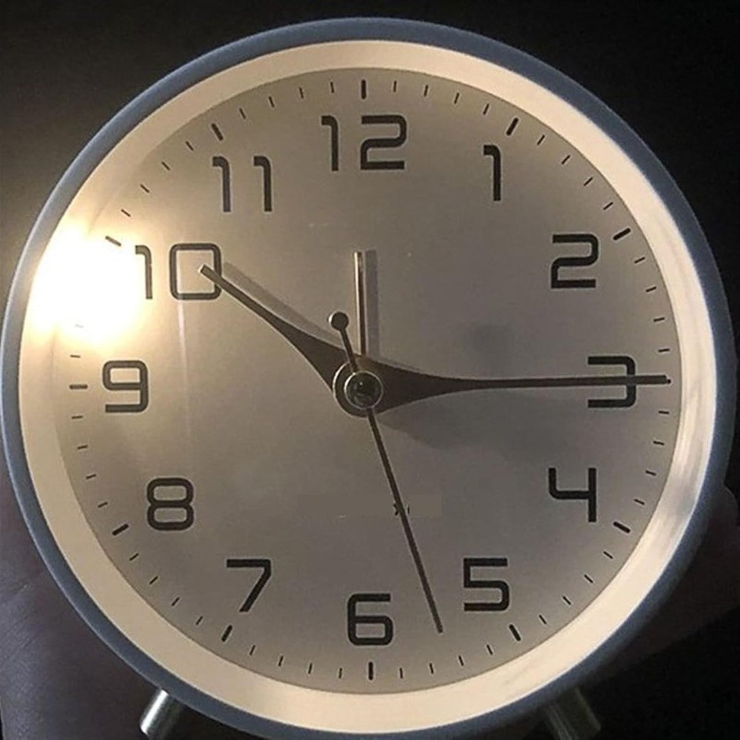 Alarm Clock Nordic Luxury Alarm Clock, Bedside Analog Non-Ticking Silent Small Desk Clock with Arabic Numerals, Battery Operated Round Table Clock for Living Room, Bedroom Desk Clock(Yellow)
