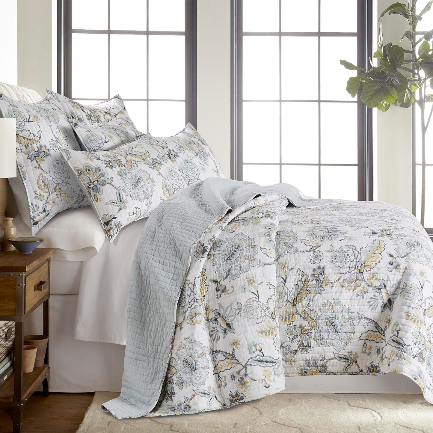 Ophelia Spa Reversible King/Cal King Quilt Set (106x92in) and 2 Pillow Shams (36x20in) - Bedding - Blue, Yellow, White - Rayon King Size Quilt Bedding Set - Lightweight, Soft, Pre-Washed