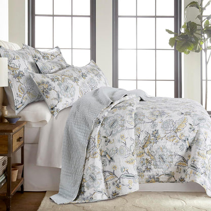 Ophelia Spa Reversible King/Cal King Quilt Set (106x92in) and 2 Pillow Shams (36x20in) - Bedding - Blue, Yellow, White - Rayon King Size Quilt Bedding Set - Lightweight, Soft, Pre-Washed