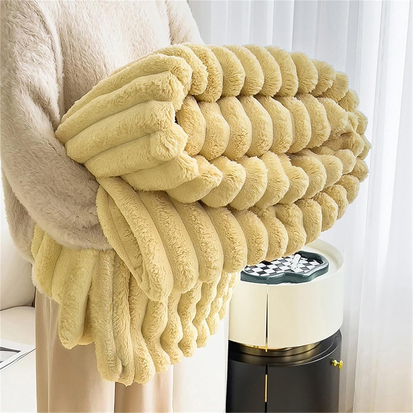 Rabbit Plush Throw Blanket for Couch, Cozy Soft Throw for Couch Bed or Chair, Fluffy Warm Plush Thick Bubble Blankets for Bed Sofa Living Room(Yellow,100x150cm(39x59inch))
