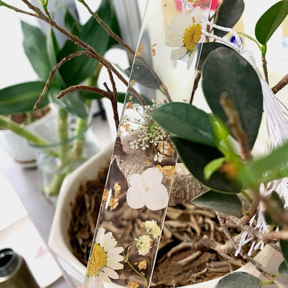 Daisy Epoxy Bookmarks - Dried Flower Resin Bookmark, Pressed Flower Bookmark, Transparent Floral Page Marker - Acrylic, Yellow Daisy