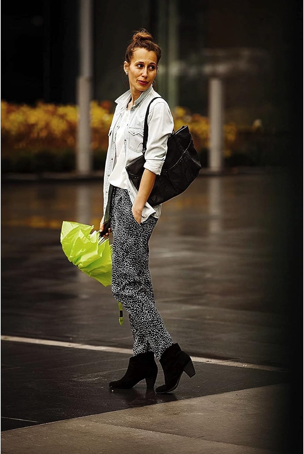 Travel Umbrella: Windproof & Water Repellent Fabric, Automatic Open Close & 1 Year Warranty, Red