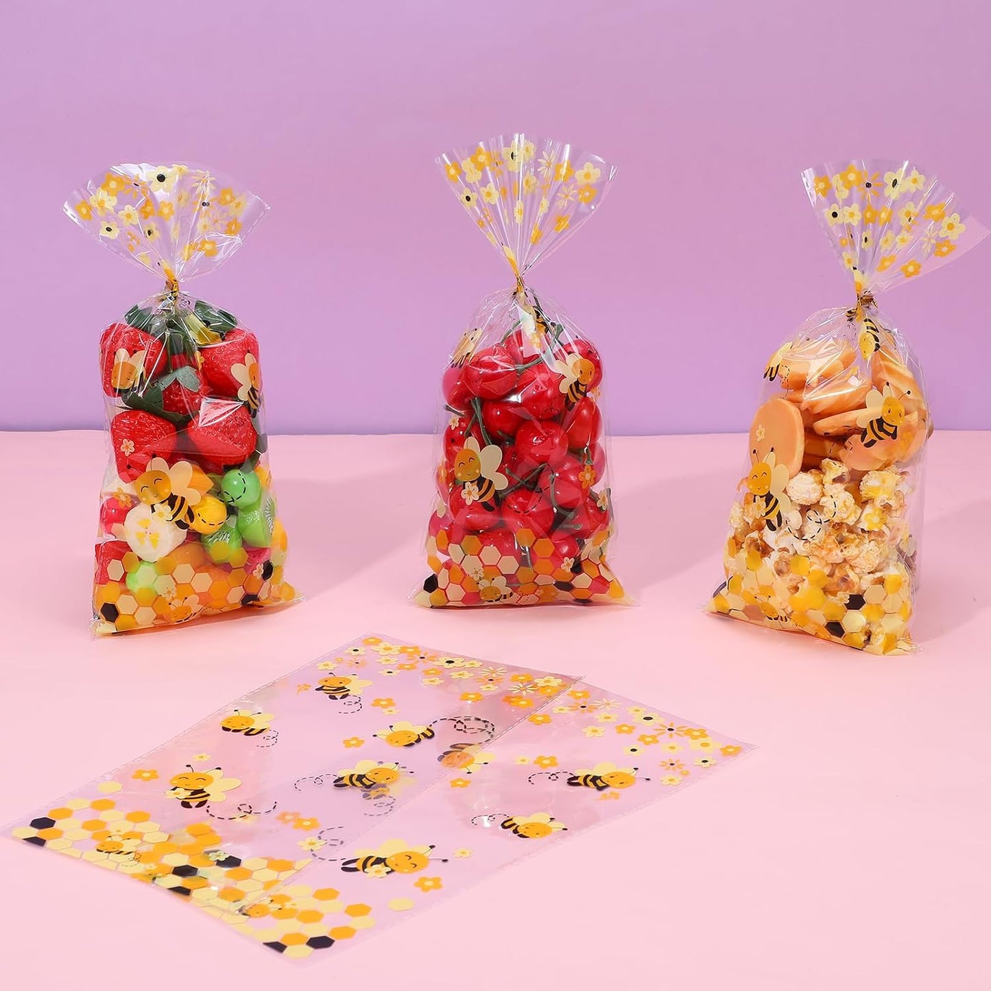 Bee Party Favors, 50Pcs Clear Plastic Bee Gift Bags with Handles,Bees Birthday Bees Goodie Bags Yellow Gift Bag for Baby Shower, Birthday Party, Wedding