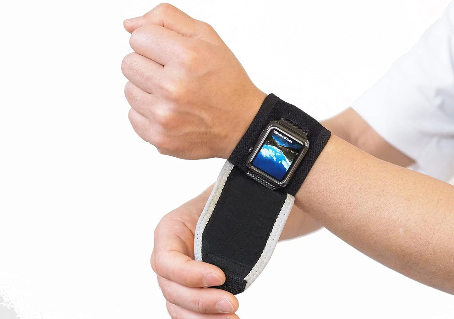 《 Black/Gray》A soft and breathable protector that allows you to easily put on your wristwatch or smartwatch in 5 seconds.