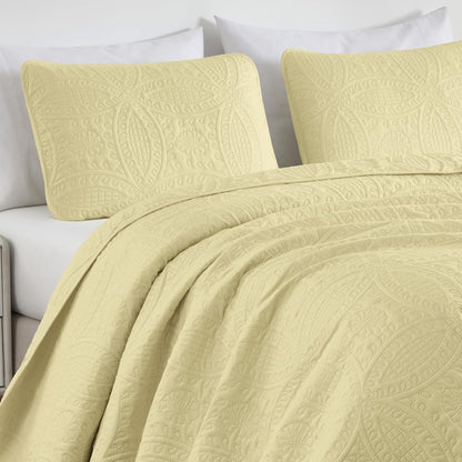 Austin Queen Oversized Bedspread Set, 3-Piece Pinsonic Quilted Lightweight Microfiber Bedspread Coverlet, Pastel Yellow | Oversized