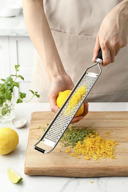 Stainless Steel Lemon Zester Grater with Handle - Garlic, Cheese, Parmesan, Nutmeg, Lime, Ginger Grater - Heavy Duty Kitchen Tool - Citrus Zester with Blade Cover - Fine Shred - Black