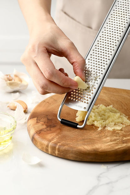 Stainless Steel Lemon Zester Grater with Handle - Garlic, Cheese, Parmesan, Nutmeg, Lime, Ginger Grater - Heavy Duty Kitchen Tool - Citrus Zester with Blade Cover - Fine Shred - Black