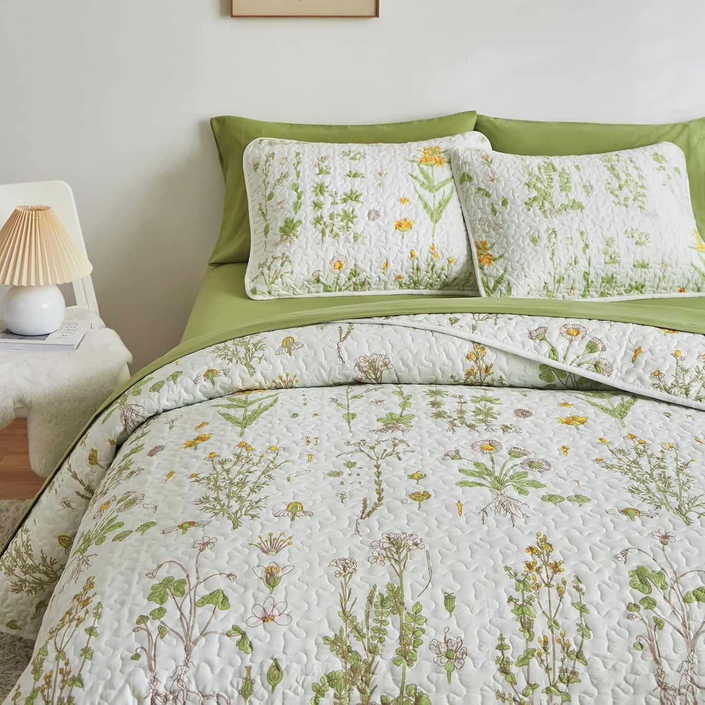 2 Pieces Reversible Quilt Set, Smooth Soft Microfiber Quilt, Yellow Flowers Green Leaves Botanical Design, Bedspread Bed Cover for All Season, 1 Quilt n 1 Pillow Sham (Twin, 68x86 inches)
