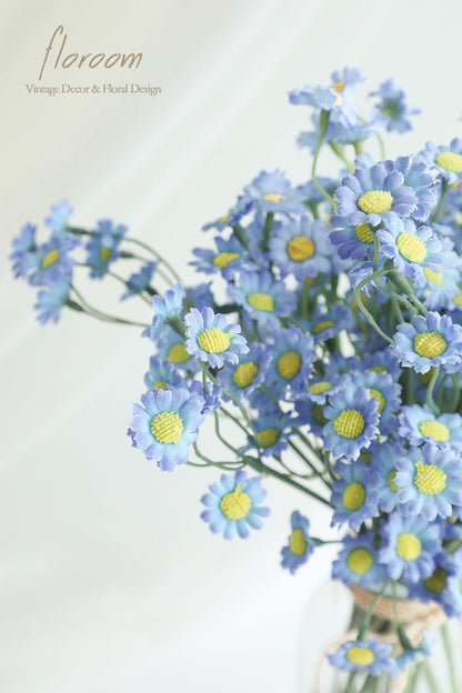 24pcs Yellow Small Artificial Flowers Faux Silk Daisies Fake Wildflowers with Stems for DIY Wedding Bouquets Floral Arrangements Party Decor Centerpieces Decorations (Vase Not Included)