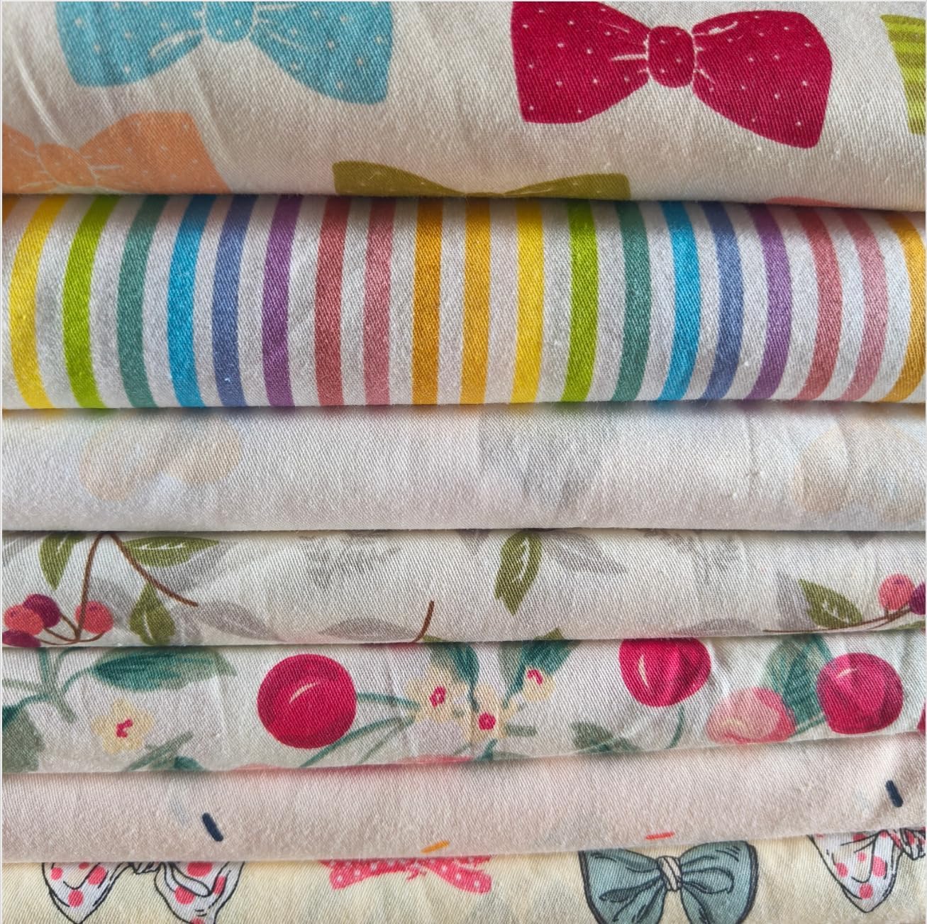 7PCS 9.8" x 9.8"(25 * 25CM) Quilting Fat Quarters Fabric Bundles, for Sewing Crafting,Print Floral Striped Polka Dot 100% Cotton Gingham Fabric (Yellow, 25 * 25cm)