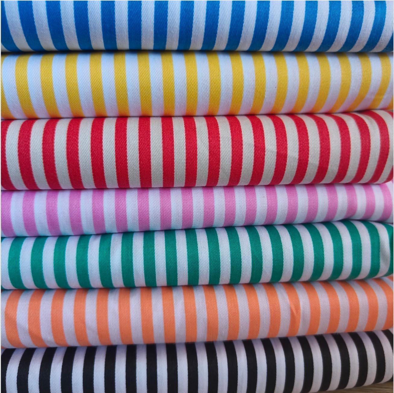 7PCS 9.8" x 9.8"(25 * 25CM) Quilting Fat Quarters Fabric Bundles, for Sewing Crafting,Print Floral Striped Polka Dot 100% Cotton Gingham Fabric (Yellow, 25 * 25cm)