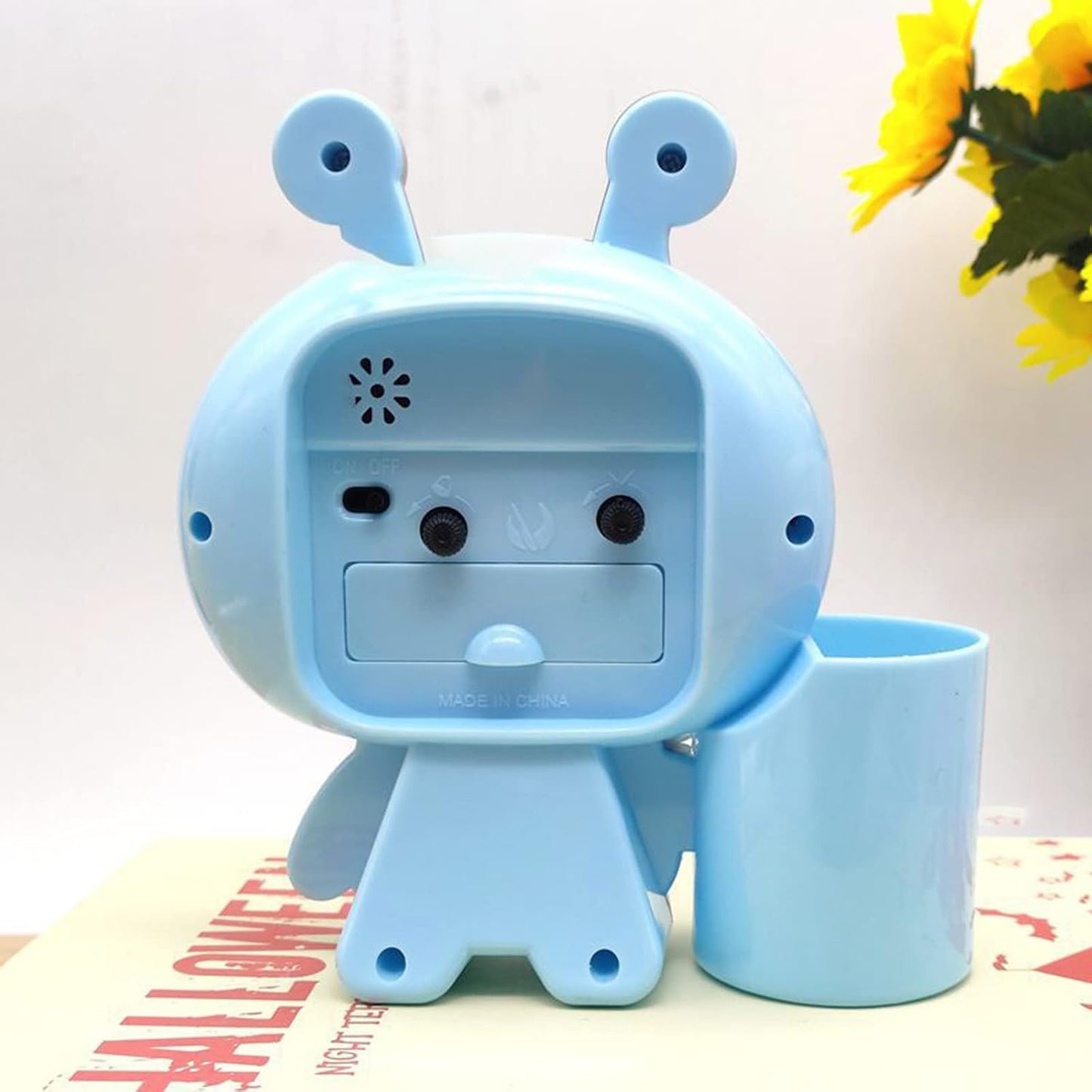 Cartoon Cute Bee Pen Holder Alarm Clock Desktop Clock Bedside Timer Clocks Home Office Table Decoration Pen Holder Cute Desk, Yellow