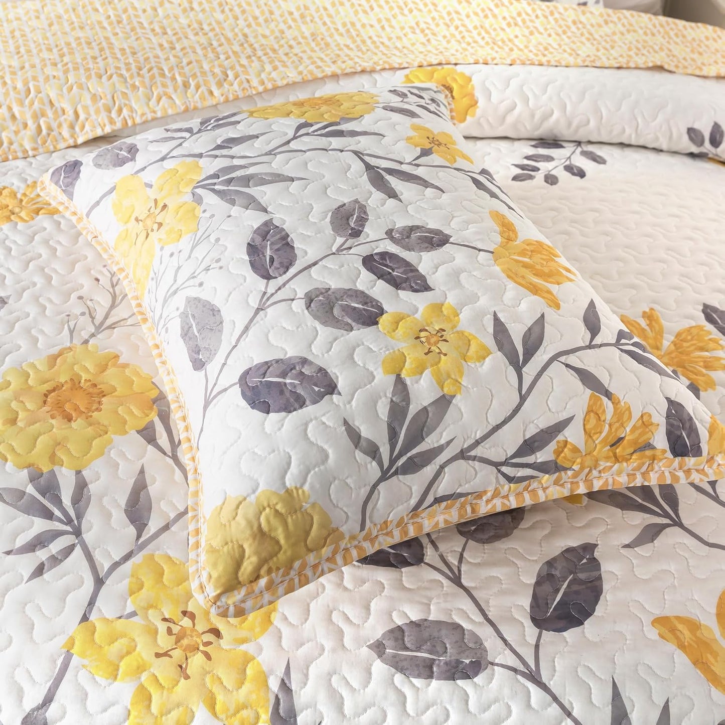Gray and Yellow Floral Quilt Set, King with 2 Shams | May Flowers Quilted Bedspread, Summer Lightweight Comforter Set, Grey Botanical Bedding for Adults, Flower Coverlet