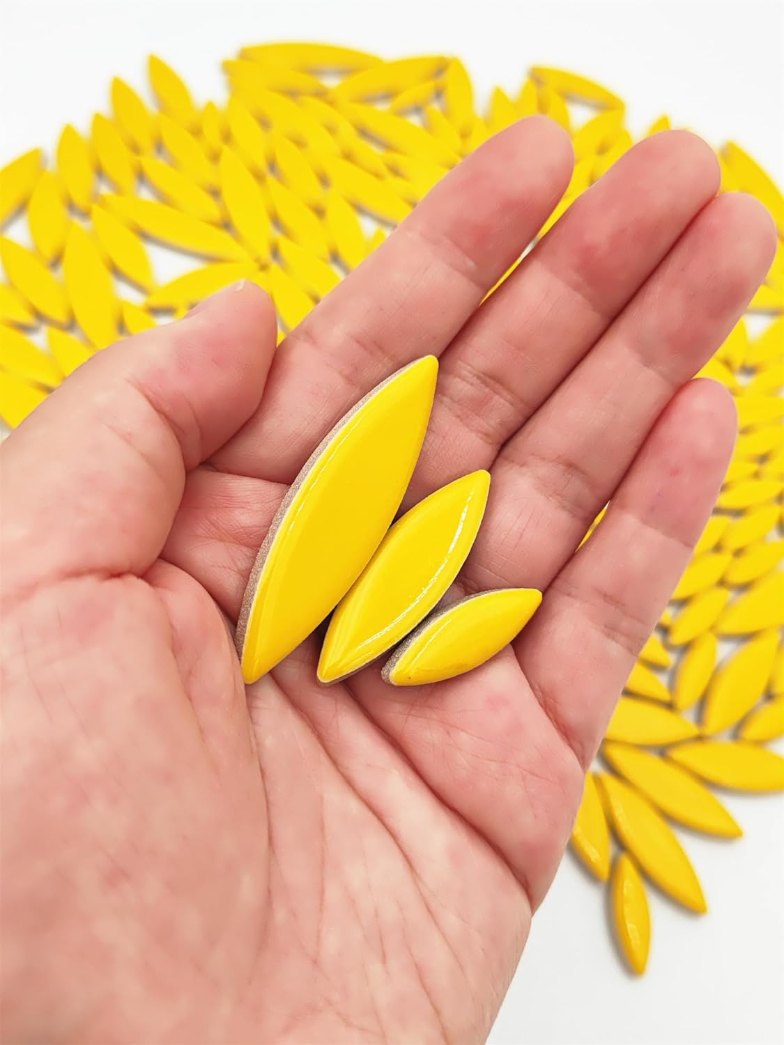 Leaf Petal Ceramic Mosaic Tiles for Crafts, 500g/1.1LB Irregular Mosaic Pieces, Petal Mosaic Tiles DIY Mosaic Making Stones for Craft Hobby Arts Wall Decoration (Yellow)