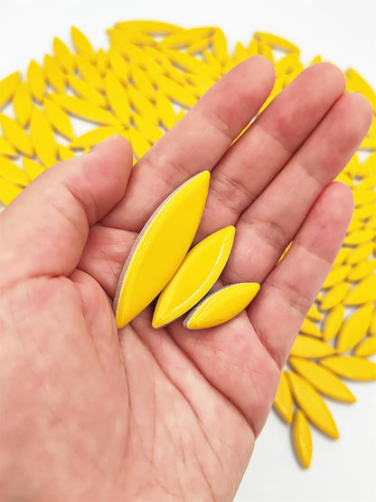 Leaf Petal Ceramic Mosaic Tiles for Crafts, 500g/1.1LB Irregular Mosaic Pieces, Petal Mosaic Tiles DIY Mosaic Making Stones for Craft Hobby Arts Wall Decoration (Yellow)