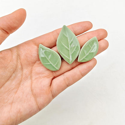 500g/1.1lb Leaf-Shaped Ceramic Mosaic Tiles,Ceramic Mosaic Pieces for Crafts,Mosaic Tiles for Home Decoration or DIY Crafts,Mosaic Making Supplies. (Yellow)