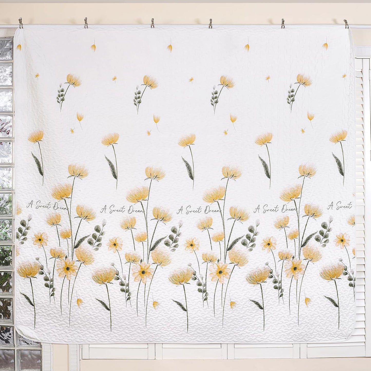 Quilt Set Queen Cute Floral Bedspread Coverlet Yellow Flower Quilts Microfiber Lightweight Summer Bedding Sets Reversible Soft Quilted Bed Cover for All Season(96"x90")