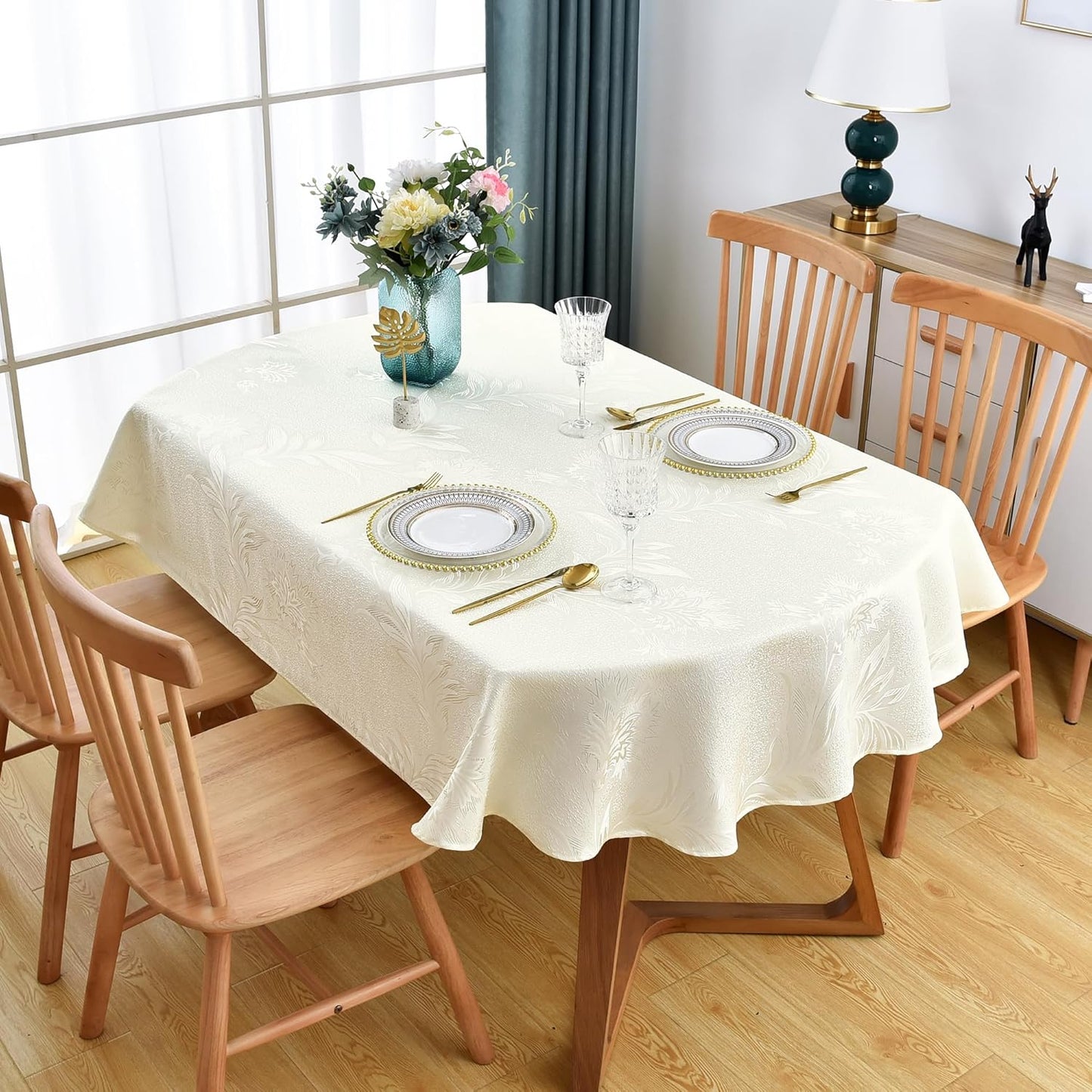 Shiny Oval Jacquard Tablecloth 60 x 84 Inch Light Yellow Floral Countryside Leaves Damask Patterns Table Cloth Glossy Fabric Table Cover for Dinner Kitchen