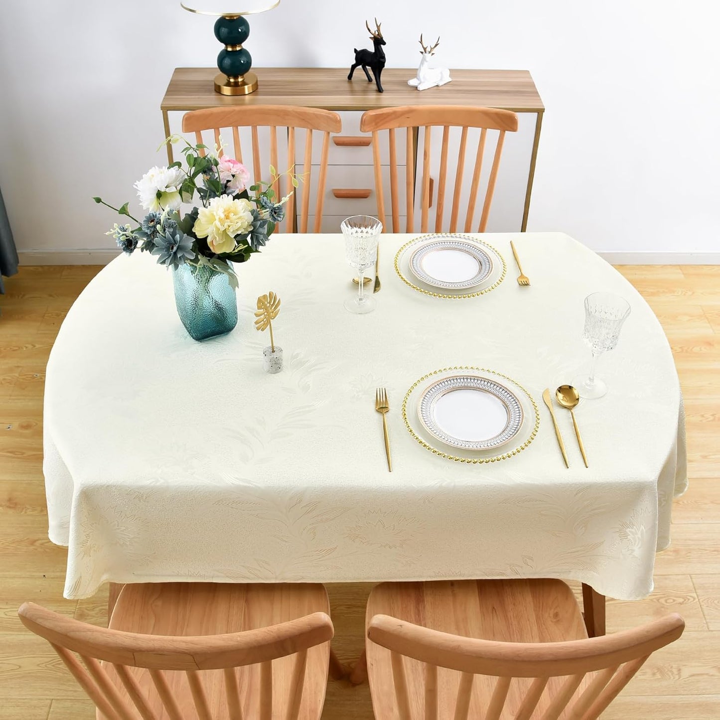 Shiny Oval Jacquard Tablecloth 60 x 84 Inch Light Yellow Floral Countryside Leaves Damask Patterns Table Cloth Glossy Fabric Table Cover for Dinner Kitchen