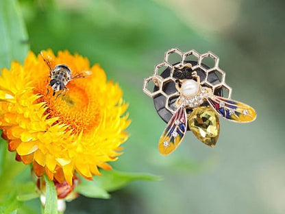 ORIESSE Bee Car Accessories,Bling Car Air Freshener Vent Clips | 2pcs Yellow Honeycomb Bee Car Decor for Women,Cute Pearl Rhinestone Dashboard Decorations,Refiilable Diffusers