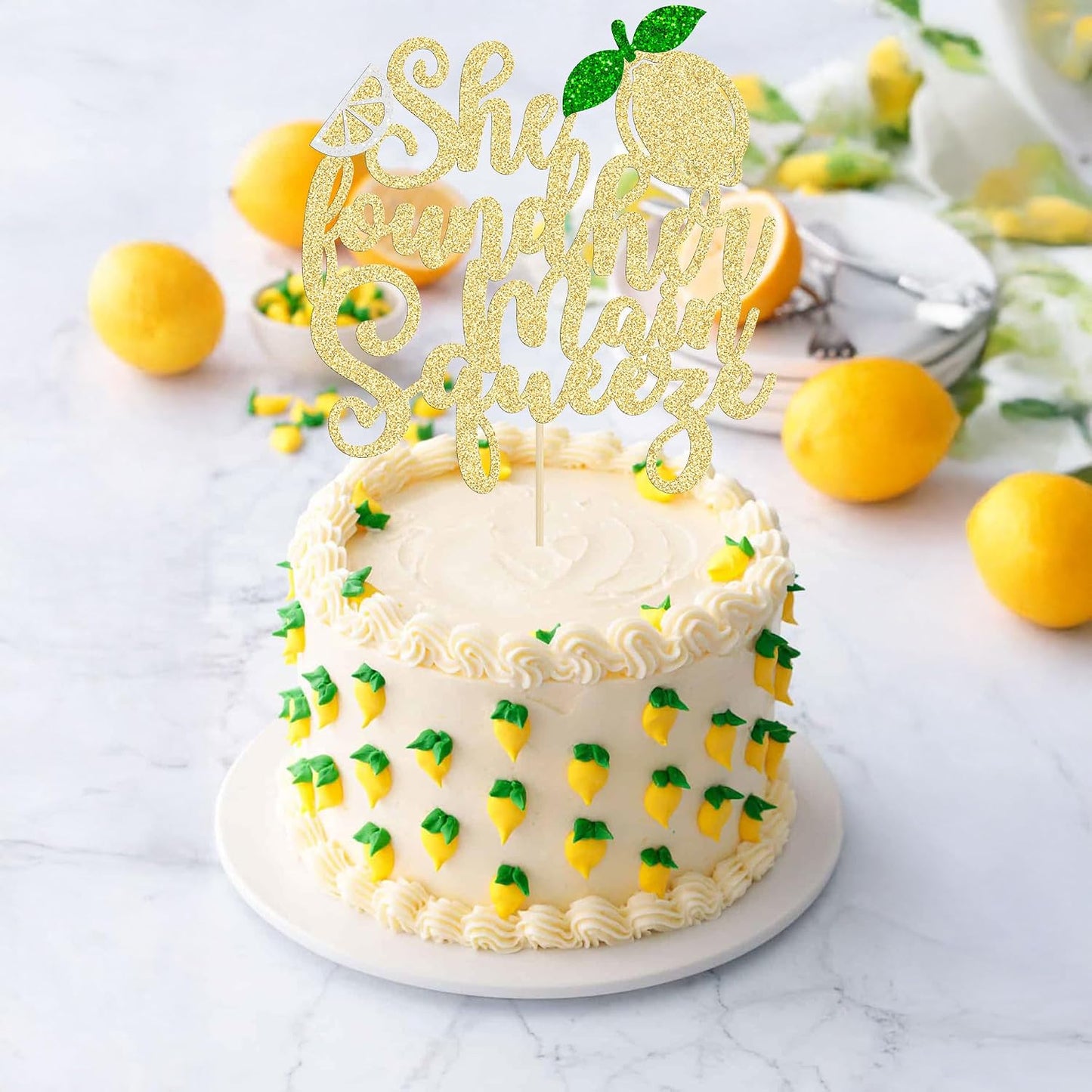 1Pc She Found Her Main Squeeze Cake Topper Glitter Fruit Lemon Bridal Shower Cake Pick Decoration for Lemon Theme Wedding Engagement Bridal Shower Bachelorette Party Supplies Gold