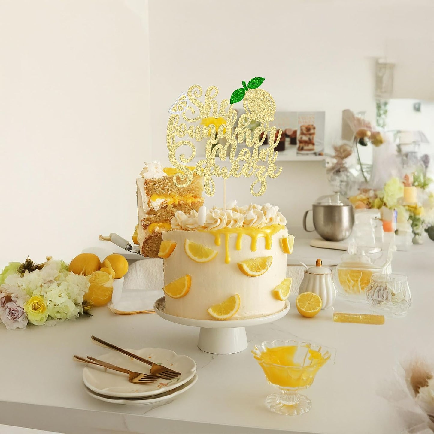 1Pc She Found Her Main Squeeze Cake Topper Glitter Fruit Lemon Bridal Shower Cake Pick Decoration for Lemon Theme Wedding Engagement Bridal Shower Bachelorette Party Supplies Gold