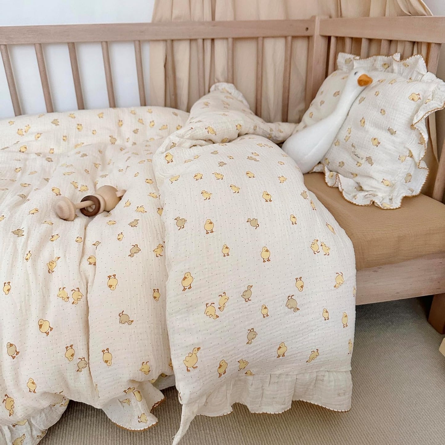 AOJIM Cute Toddler Kids Duvet Cover, 1-Piece Muslin Cotton Ruffled Bedding Duvet Cover with Little Yellow Duck, Soft Breathable 2-Layer Gauze Baby Kids Comforter Cover for Girls Boys (47X59'')