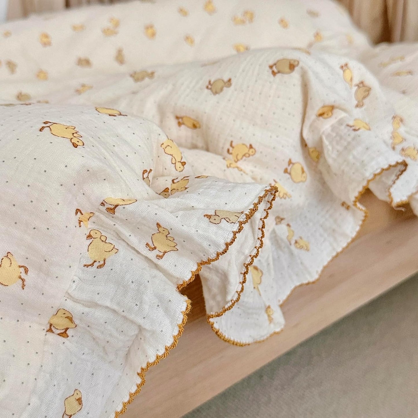 AOJIM Cute Toddler Kids Duvet Cover, 1-Piece Muslin Cotton Ruffled Bedding Duvet Cover with Little Yellow Duck, Soft Breathable 2-Layer Gauze Baby Kids Comforter Cover for Girls Boys (47X59'')